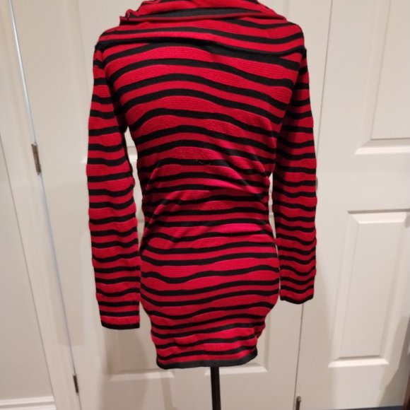 Long Top with black and red stripes. BNWT - Picture 2 of 6